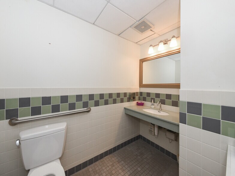 More Photos Of 1432 Bethlehem Pike, Flourtown Office For Lease