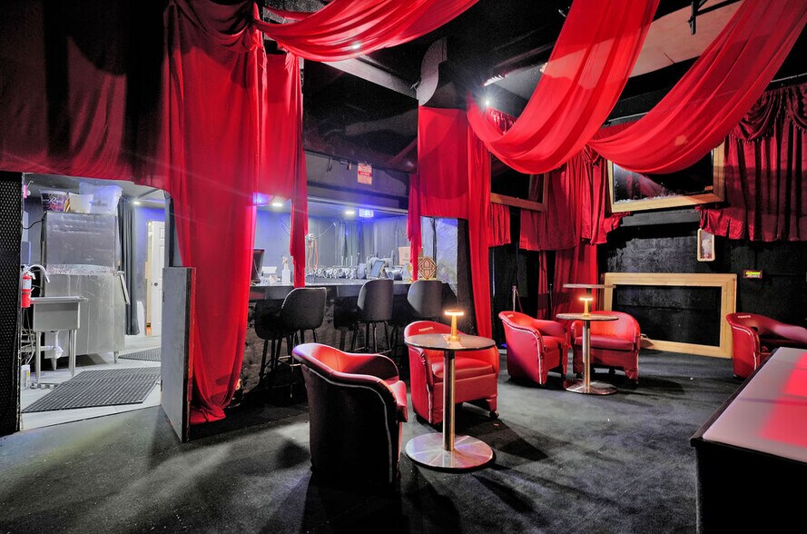 More Photos Of 728 NW 79 Street, Miami Bar For Sale