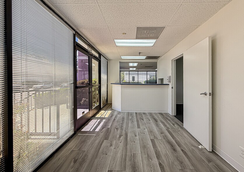 More Photos Of 9420 Chivers Ave, Sun Valley Warehouse For Lease