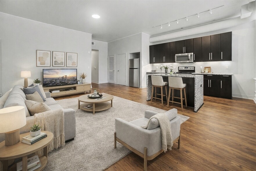 More Photos Of 905 Broadway Blvd, Kansas City Apartments For Sale
