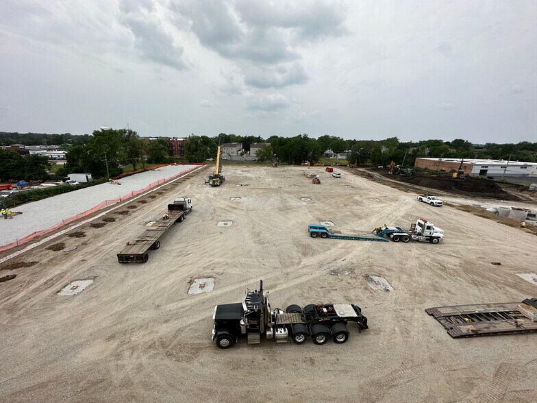 More Photos Of 220 N York Rd, Bensenville Distribution For Lease