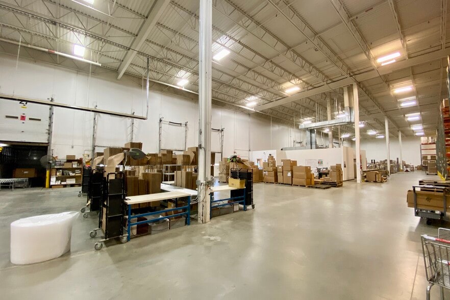 More Photos Of 3101 N 4th Ave, Sioux Falls Flex For Sale