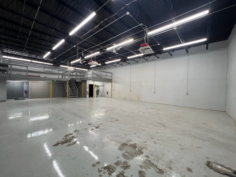 More Photos Of 159 Temple St, Nashua Warehouse For Lease