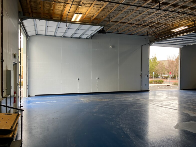More Photos Of 3770 Barron Way, Reno Warehouse For Lease