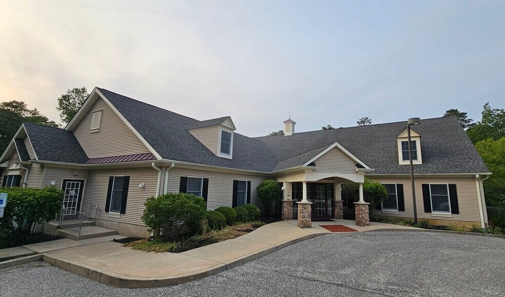 More Photos Of 135 Jackson Rd, Medford Medical For Lease