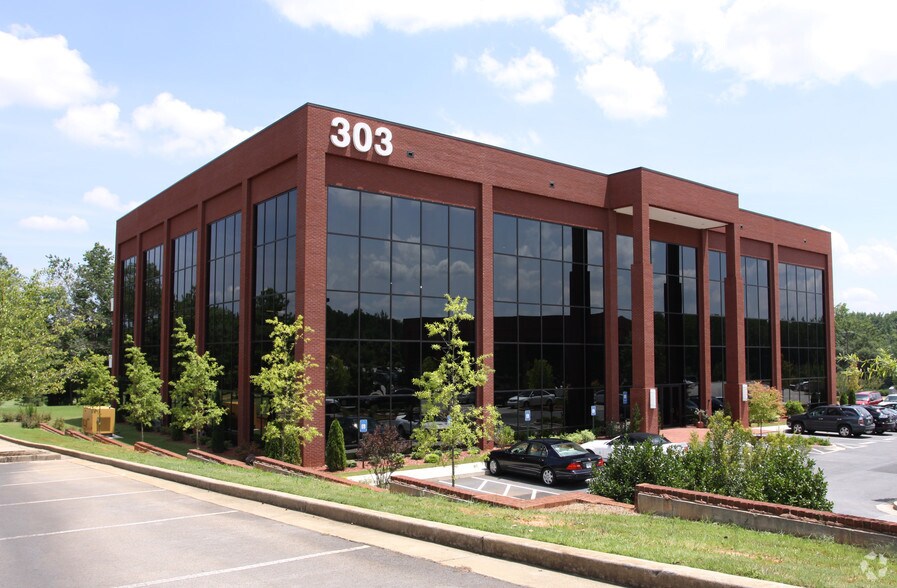 Primary Photo Of 303 Corporate Center Dr, Stockbridge Office For Lease