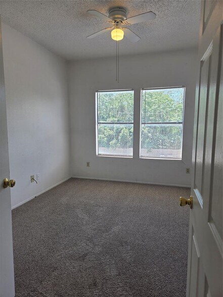 More Photos Of 2421 W Slaughter Ln, Austin Multifamily For Sale