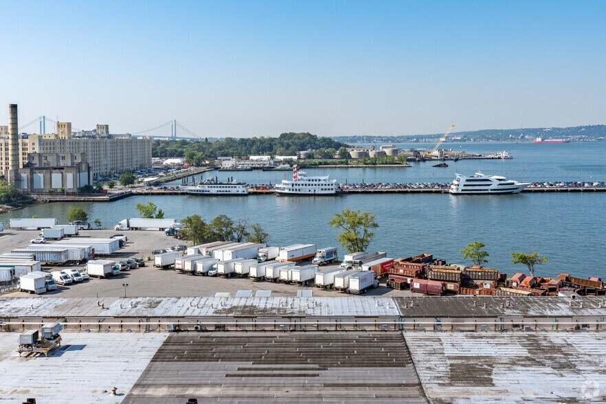 More Photos Of 14 53rd St, Brooklyn Flex For Sale