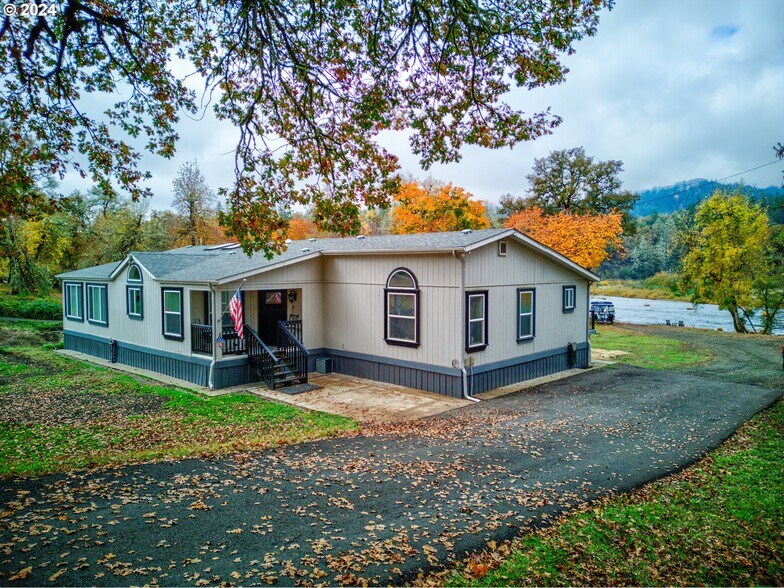 Primary Photo Of 2665 Whistlers Park Rd, Roseburg General Retail For Sale