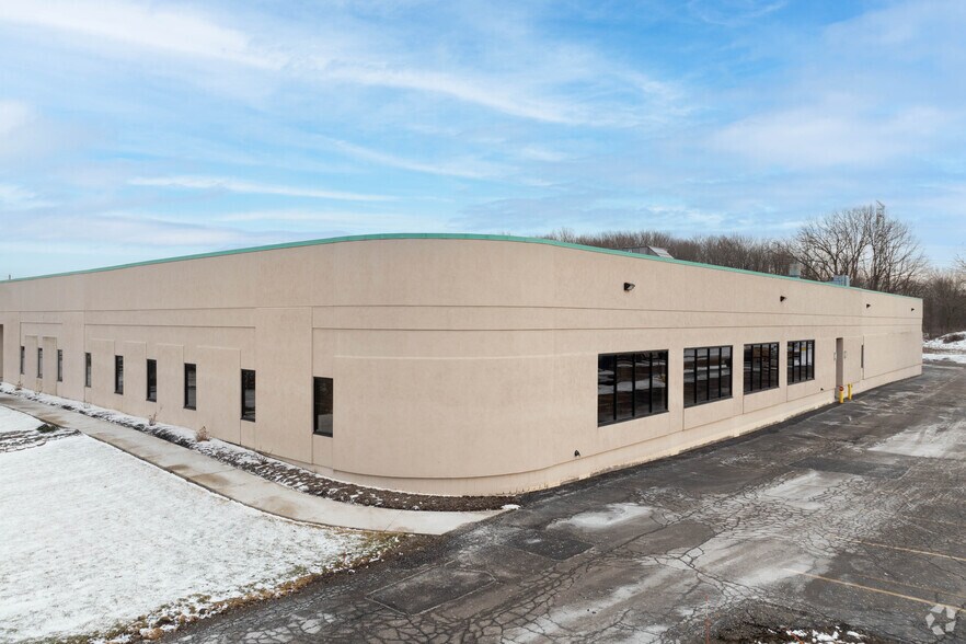 Primary Photo Of 1600 Enterprise Pky, Twinsburg Warehouse For Lease