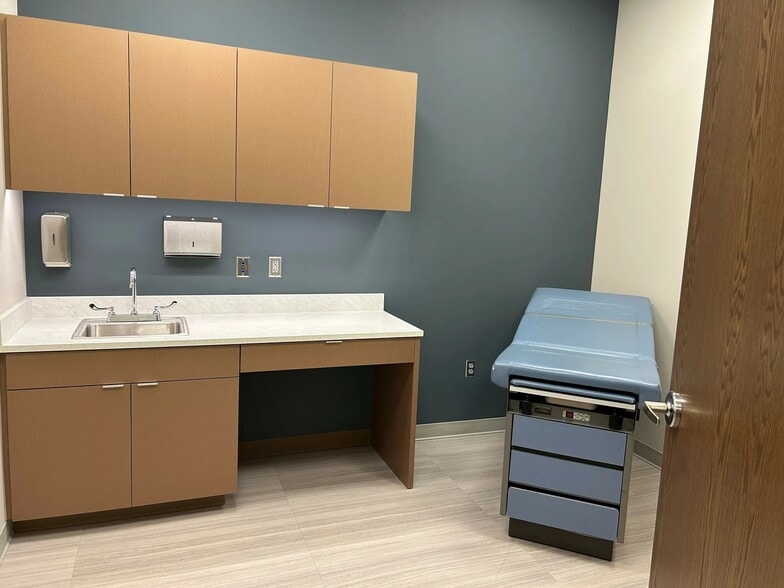 More Photos Of 8516 S Portland Ave, Oklahoma City Medical For Lease