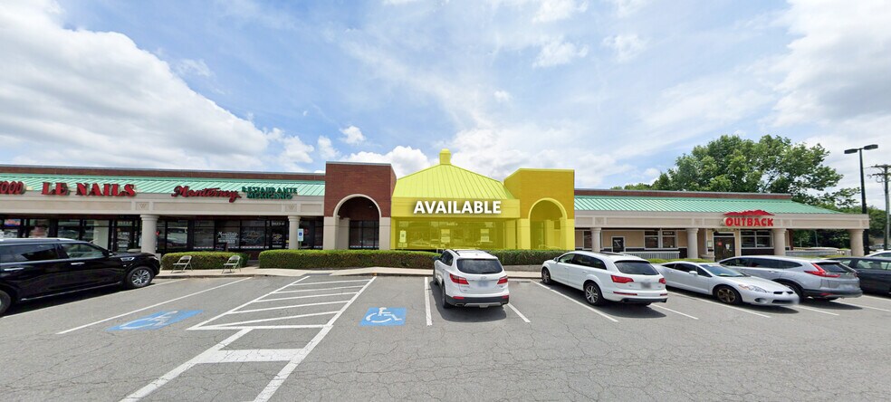 More Photos Of 9905-10101 E Independence Blvd, Matthews Unknown For Lease
