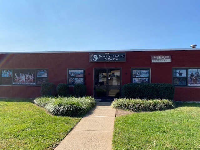 More Photos Of 25 E Kearney St, Bridgewater Warehouse For Lease