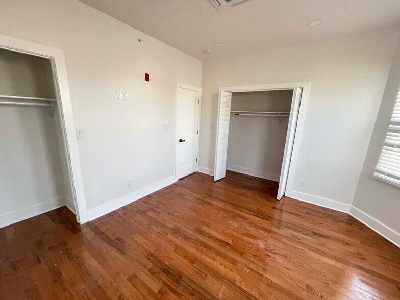 More Photos Of 309 S 60th St, Philadelphia Storefront Retail Residential For Lease