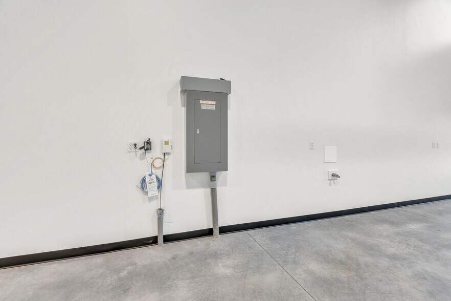 More Photos Of 3542 N Main St, Spanish Fork Warehouse For Sale