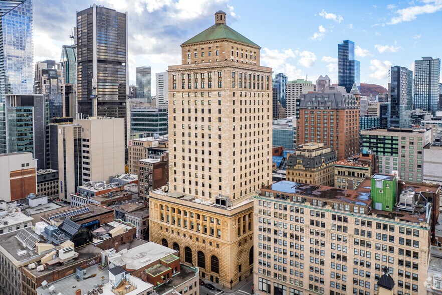 More Photos Of 360 Rue Saint-Jacques, Montréal Office For Lease