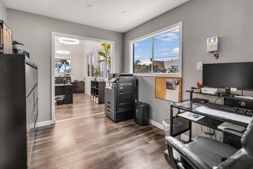 More Photos Of 2637 Saint Louis Ave, Signal Hill Warehouse For Sale