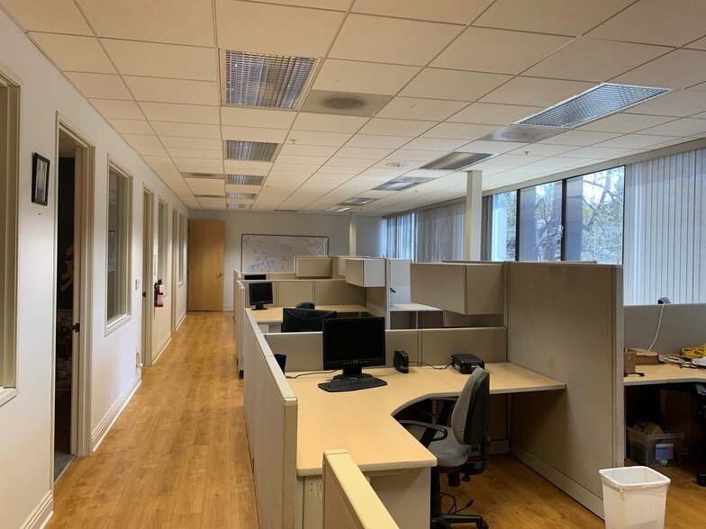 More Photos Of 241 Lombard St, Thousand Oaks Loft Creative Space For Lease