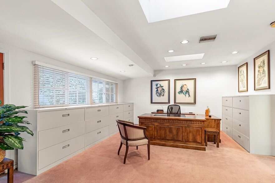 More Photos Of 4383 Colfax Ave, Studio City Office For Sale