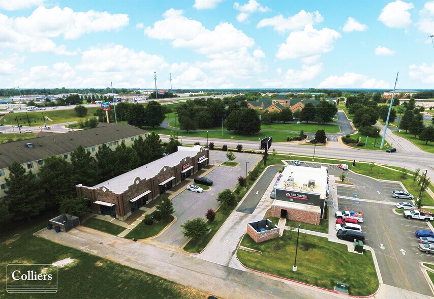 More Photos Of 1404 SE Eagle Way, Bentonville Unknown For Sale