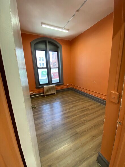 More Photos Of 370 E 149th St, Bronx Office For Lease