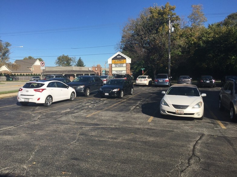 More Photos Of 4949 Euclid Ave, Palatine Medical For Lease