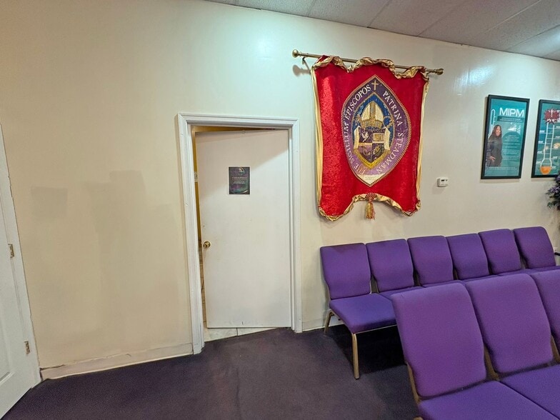 More Photos Of 97 Yost Pl, Capitol Heights Fast Food For Sale