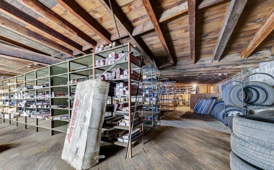 More Photos Of 511 N Perry St, Johnstown General Retail For Sale