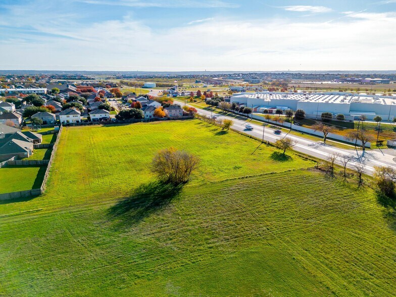 More Photos Of 1101 E Main St, Crowley Land For Sale