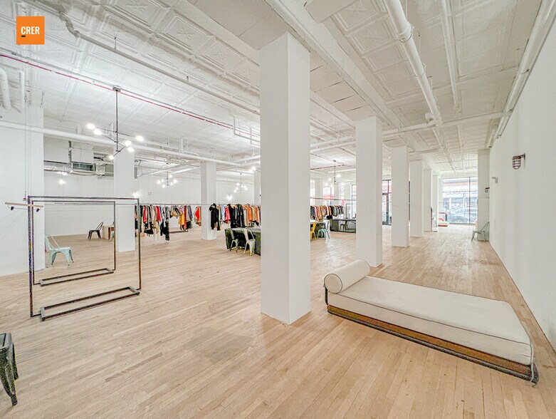 More Photos Of 1425 N Milwaukee Ave, Chicago Storefront For Lease