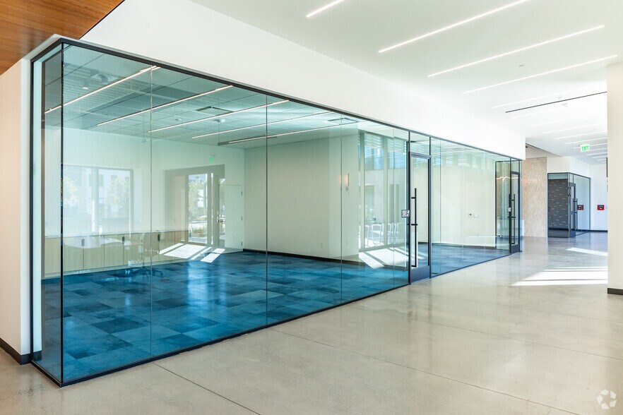 More Photos Of 1091 Industrial Rd, San Carlos Research And Development For Lease