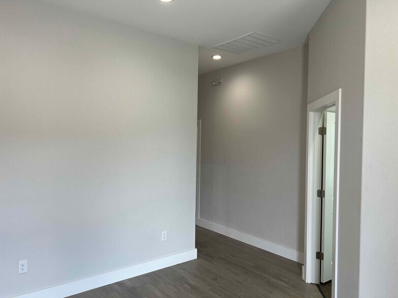 More Photos Of 2951 FM 1460, Georgetown Office For Sale