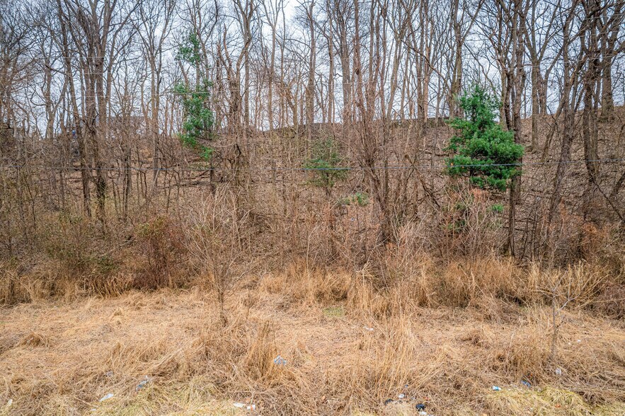 More Photos Of 401 Walker Dr, Henderson General Retail For Sale