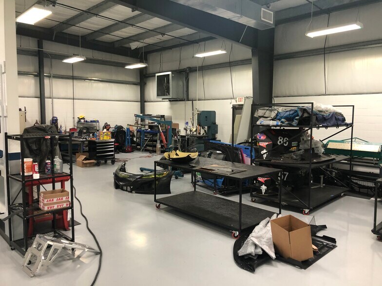 More Photos Of 114 Venture Dr, Pataskala Warehouse For Lease