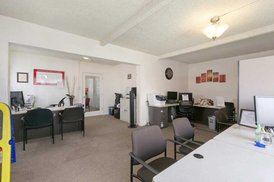 More Photos Of 1202-1204 W 1st St, Santa Ana Freestanding For Lease