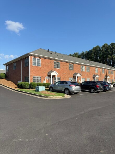 More Photos Of 4595 Towne Lake Pky, Woodstock Medical For Lease