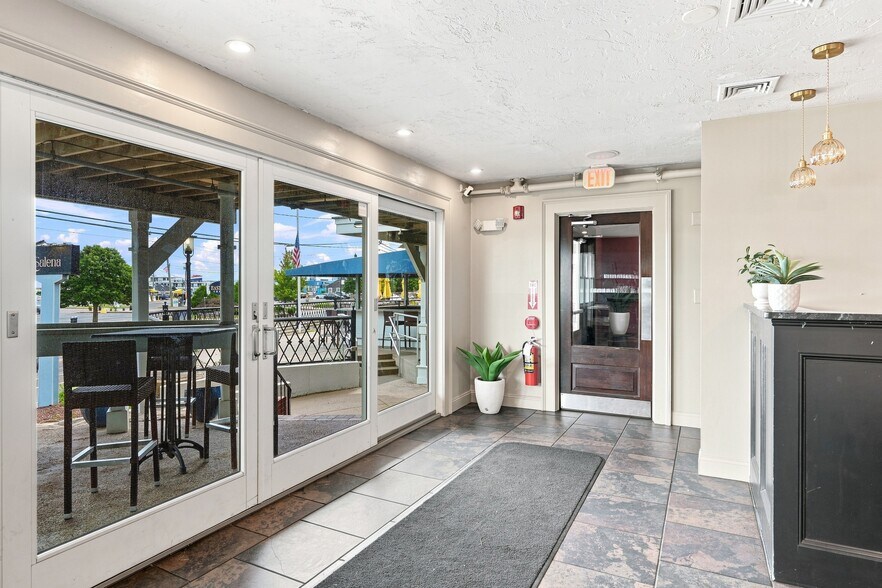 More Photos Of 170 Water St, Plymouth Storefront For Lease