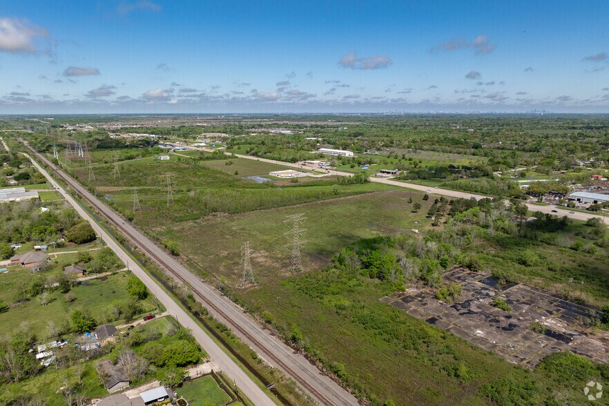 More Photos Of 20910 State Hwy 6, Manvel Land For Sale