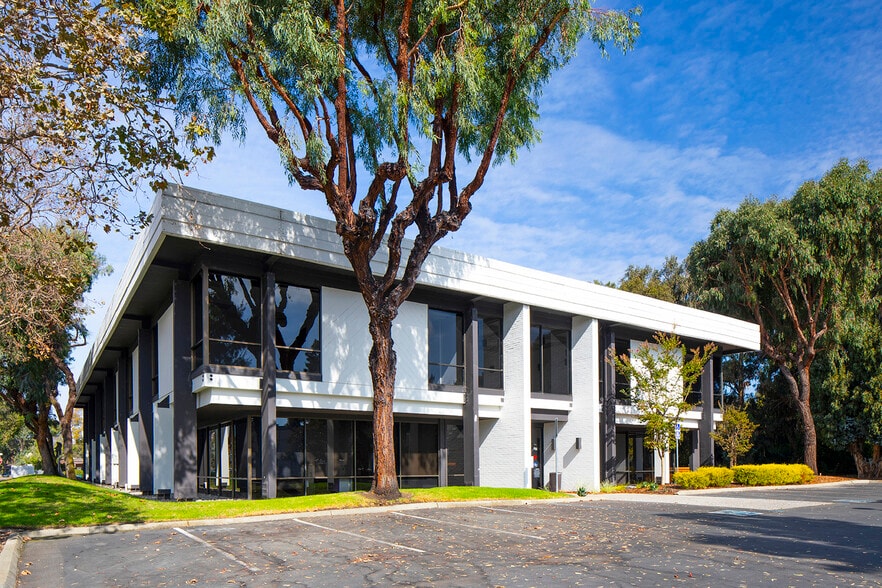 More Photos Of 1900 Embarcadero Rd, Palo Alto Office For Sale