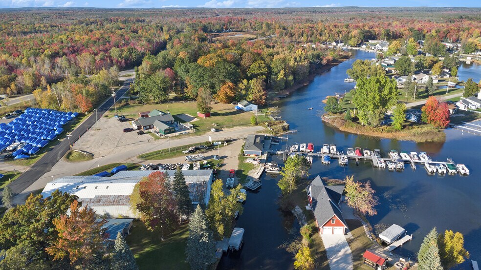 More Photos Of 13710 W Shore Dr, Houghton Lake Marina For Sale