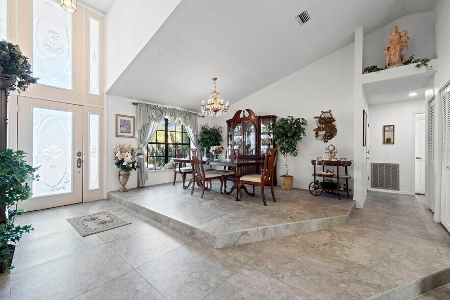 More Photos Of 2501 E Diana St, Tampa Office Residential For Sale