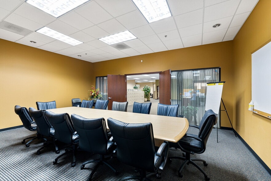 More Photos Of 550 S Paseo Dorotea, Palm Springs Medical For Sale