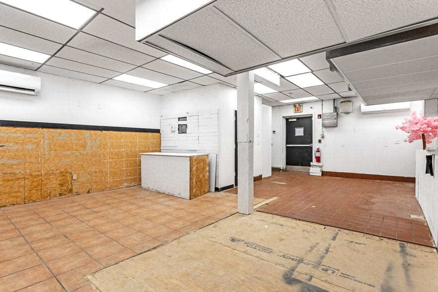 More Photos Of 228 Oakland Ave, Providence Restaurant For Lease