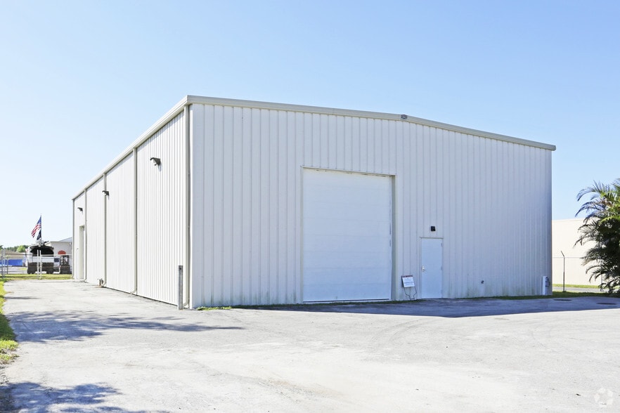 Primary Photo Of 11575 Marshwood Ln, Fort Myers Warehouse For Sale