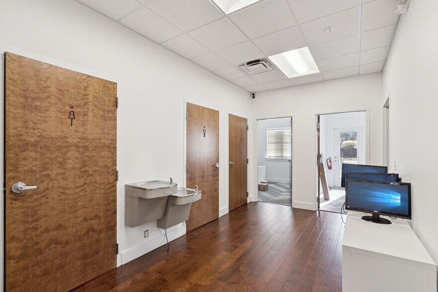 More Photos Of , Longwood Office For Sale