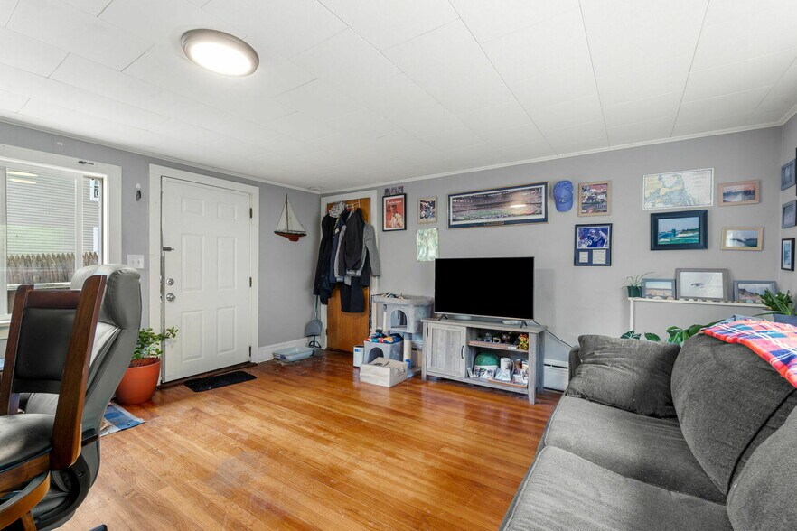 More Photos Of 72 Main St, Wareham Apartments For Sale