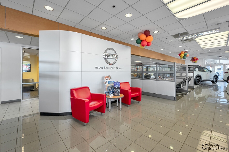 More Photos Of 945 E Chicago St, Elgin Auto Dealership For Sale