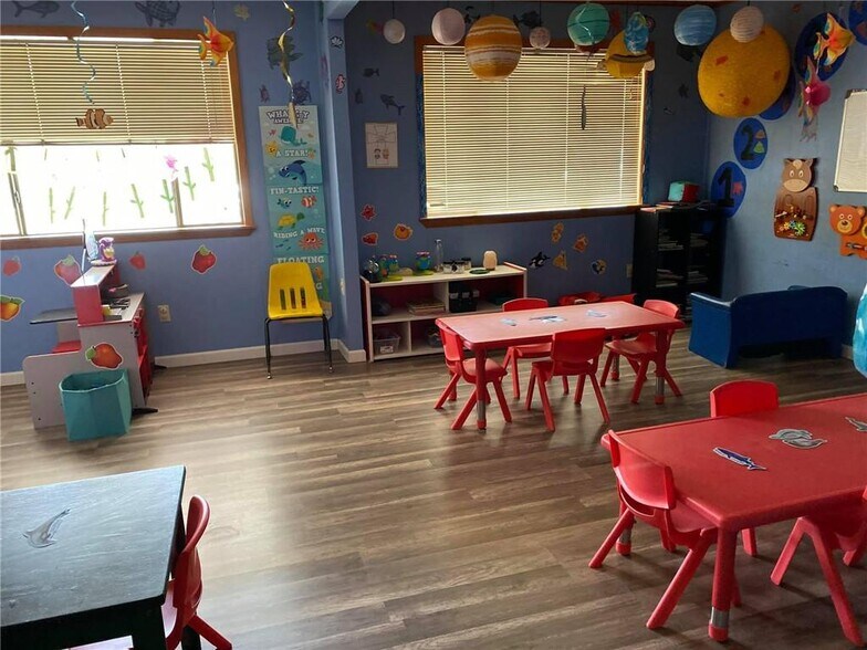 More Photos Of 130 Charter Oak Dr, Canyon Lake Daycare Center For Lease