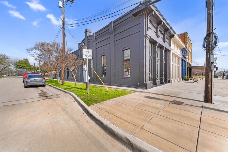 More Photos Of 110-112 S Bois D'arc St, Forney Storefront Retail Office For Sale