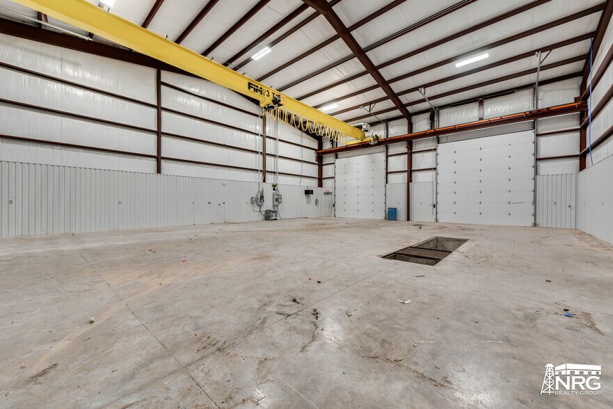 More Photos Of 10911 W County Road 47, Midland Warehouse For Lease